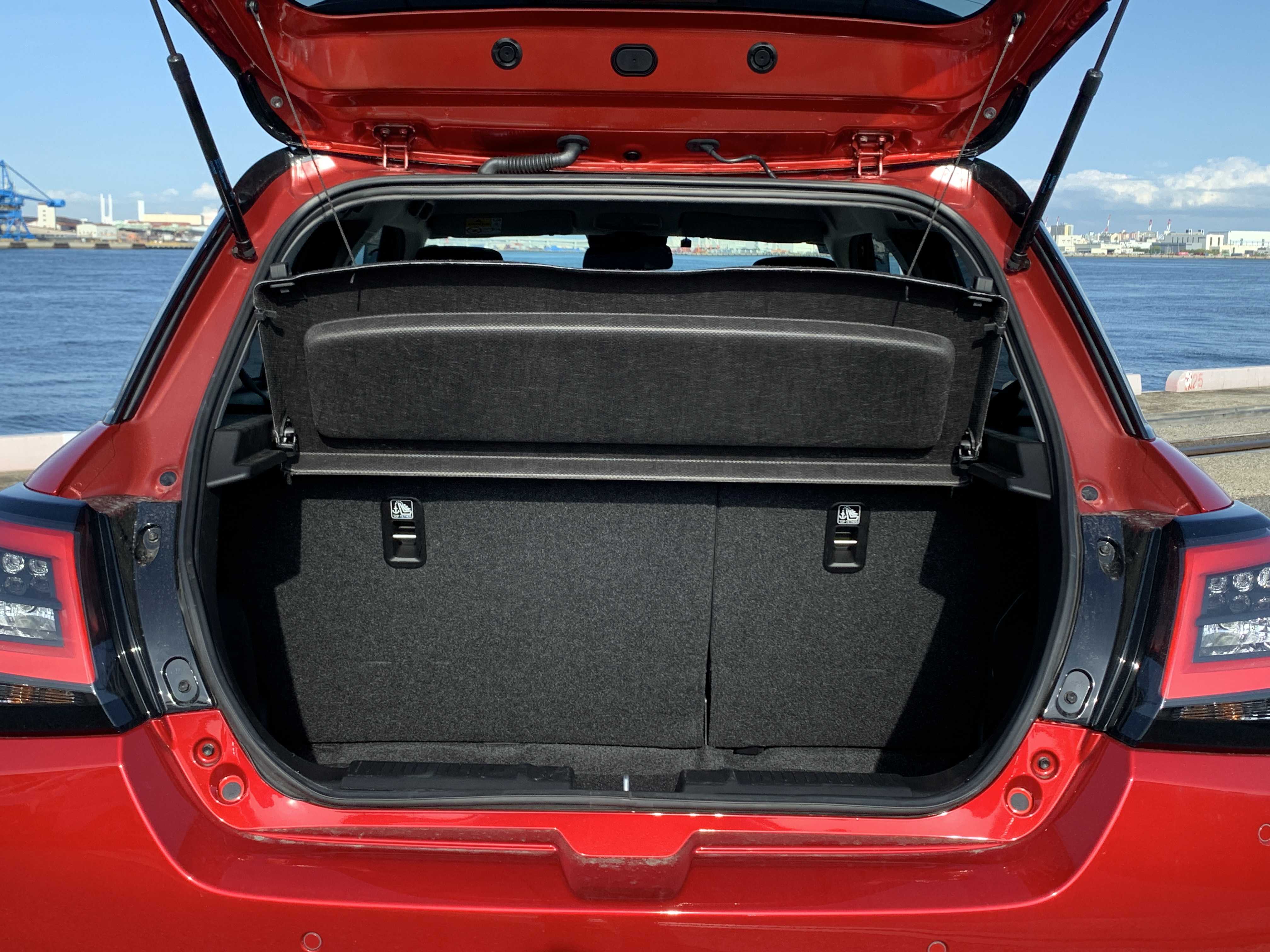 car-img
