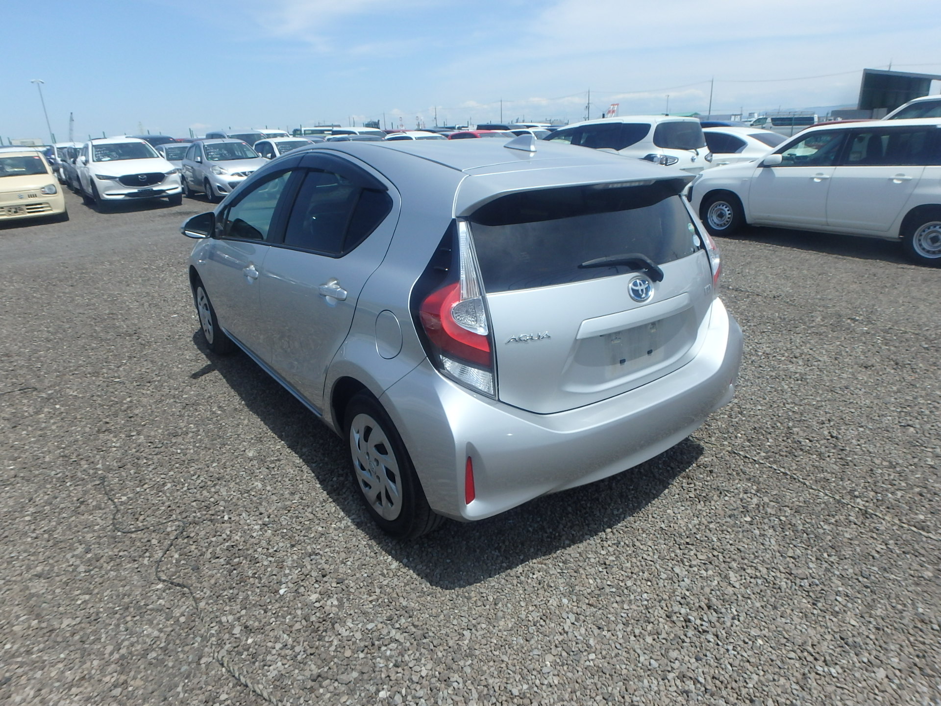 car-img
