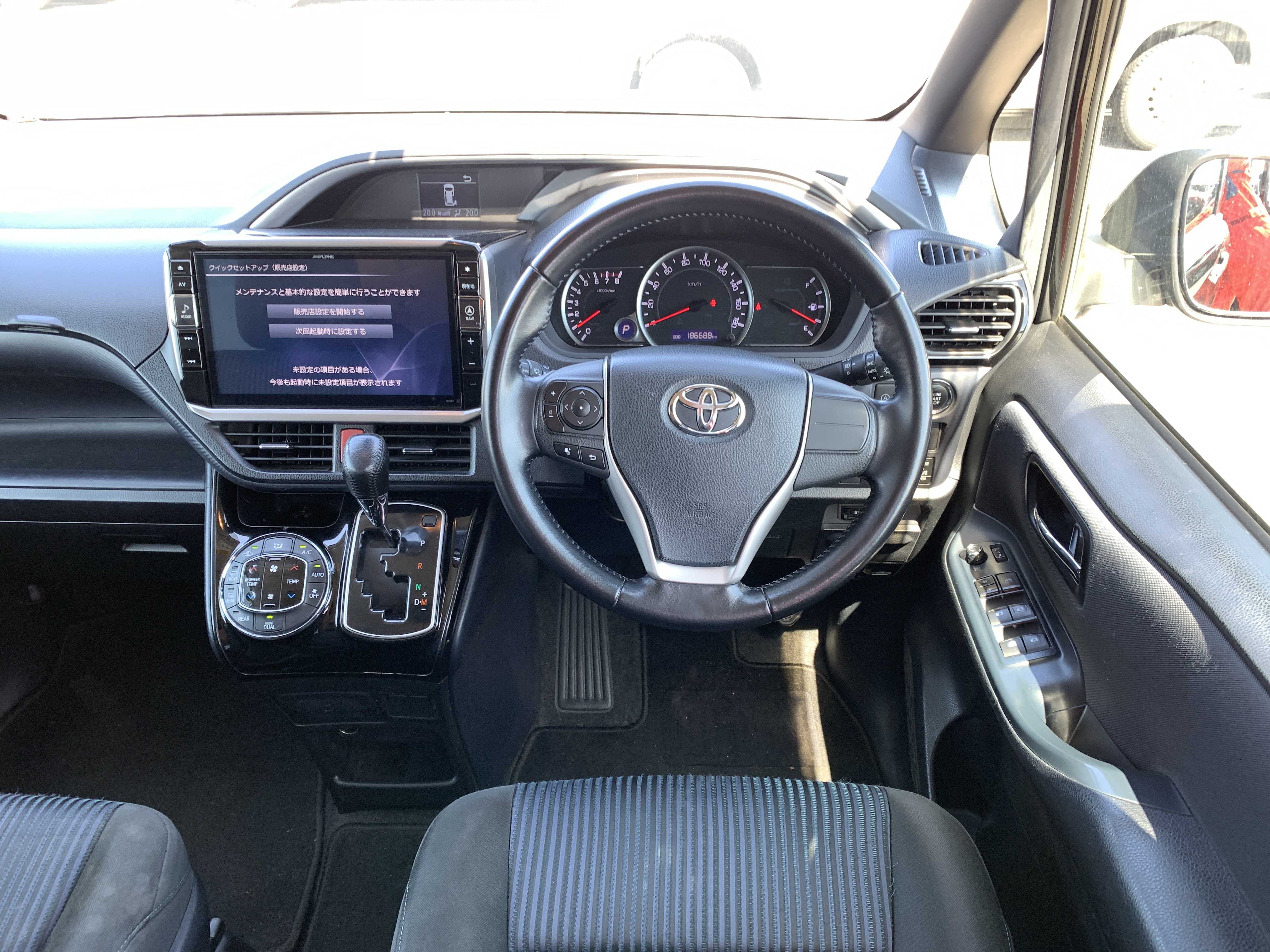 car-img