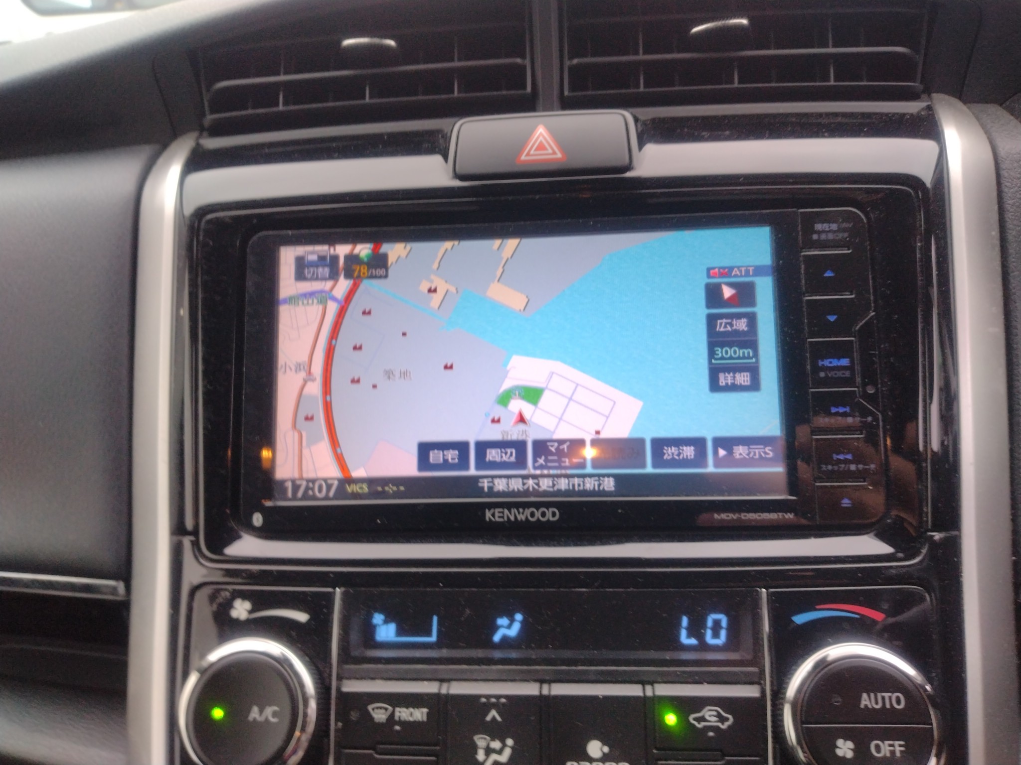car-img