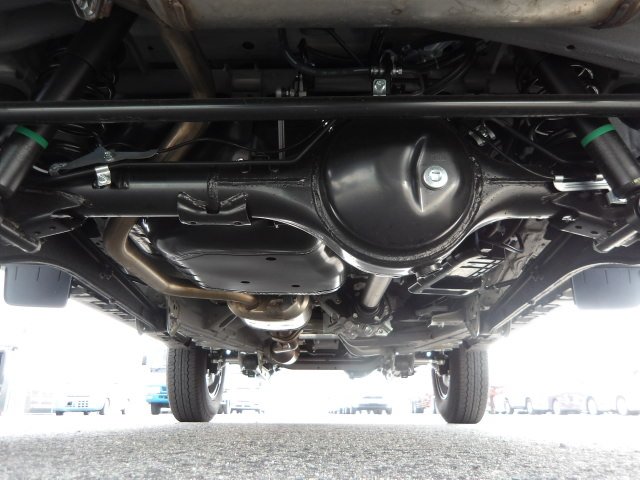 car-img