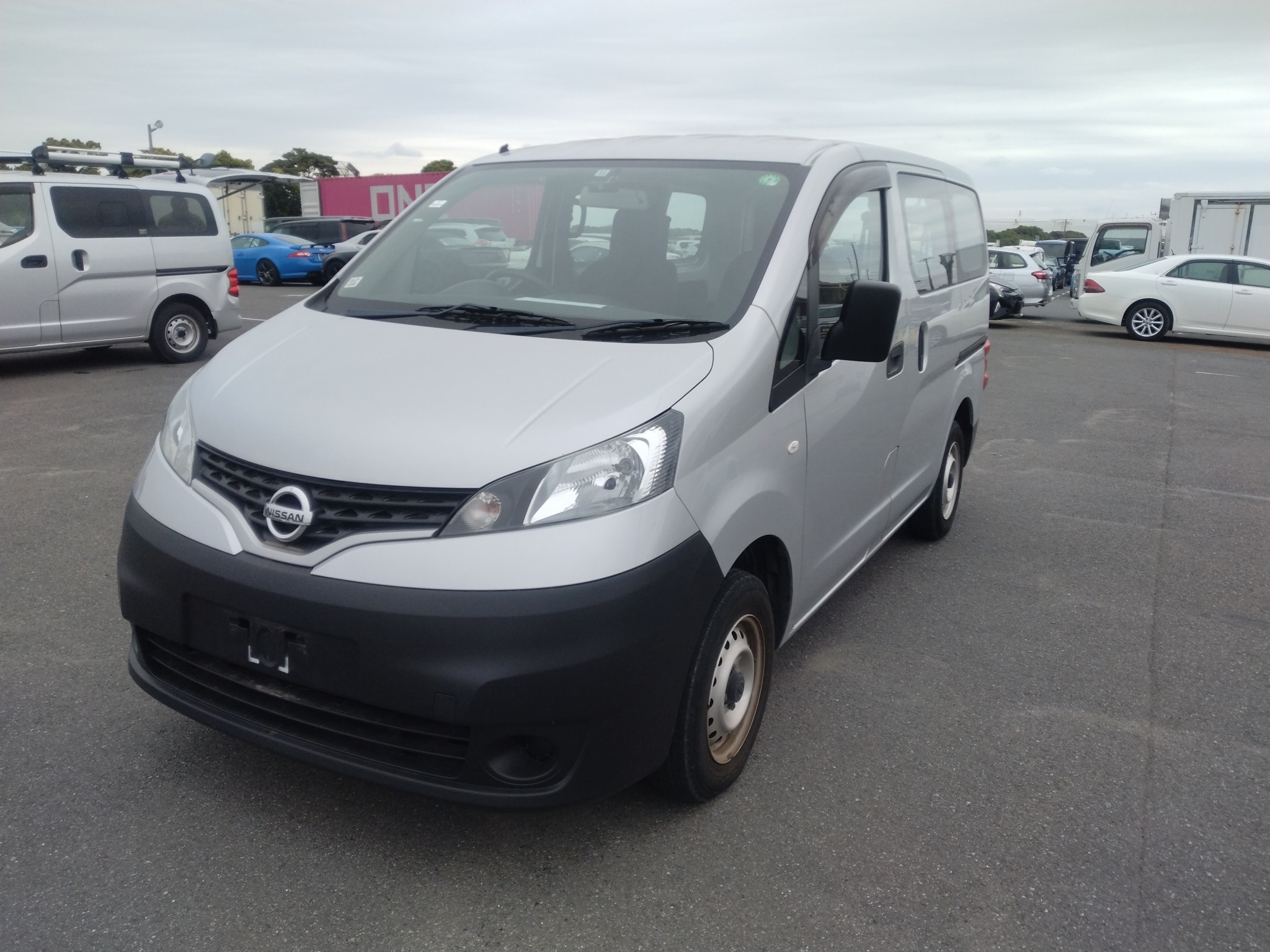 car-img