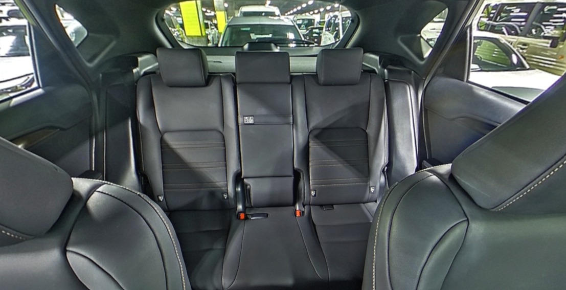 car-img