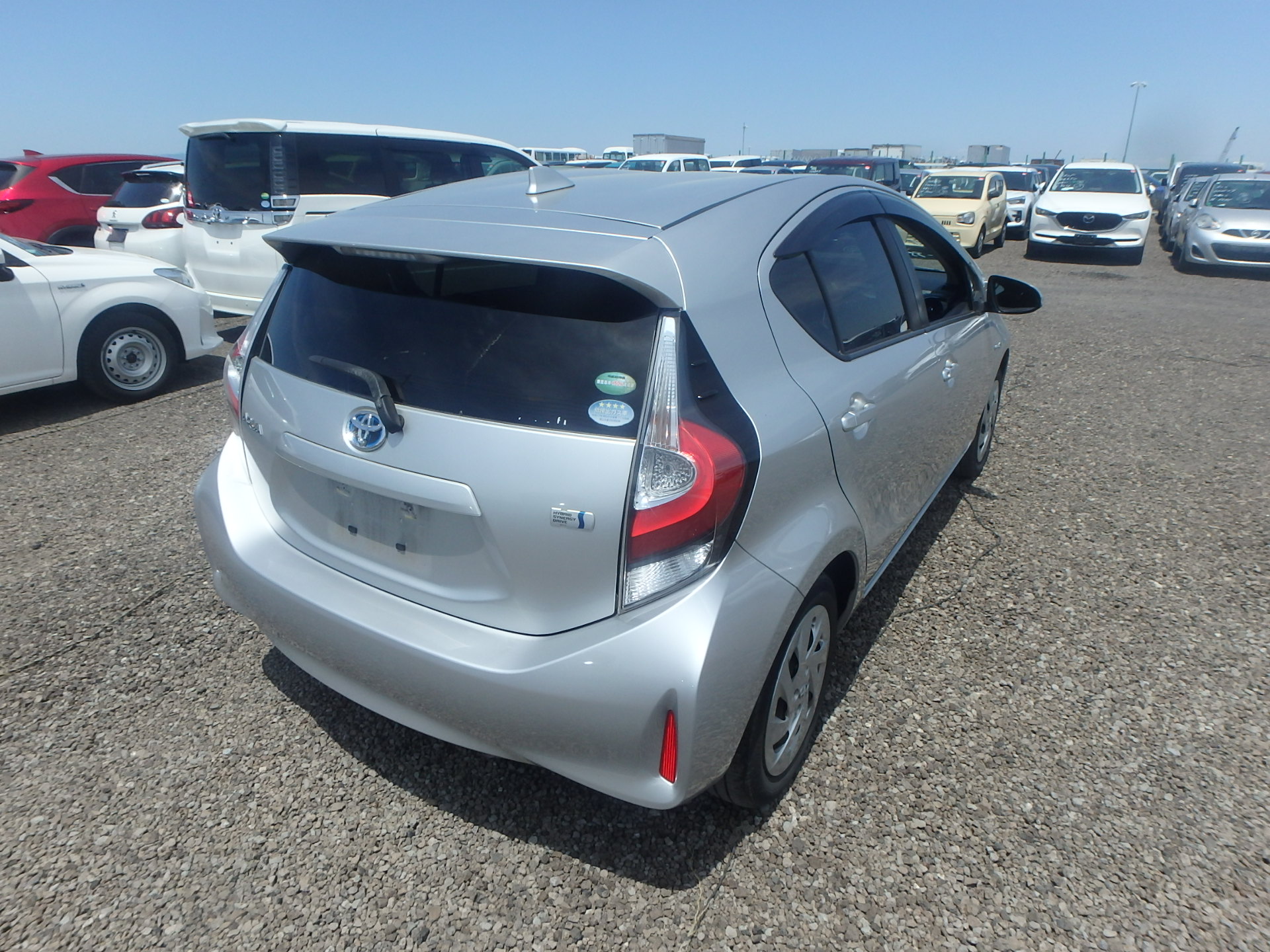 car-img