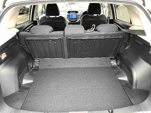 car-img