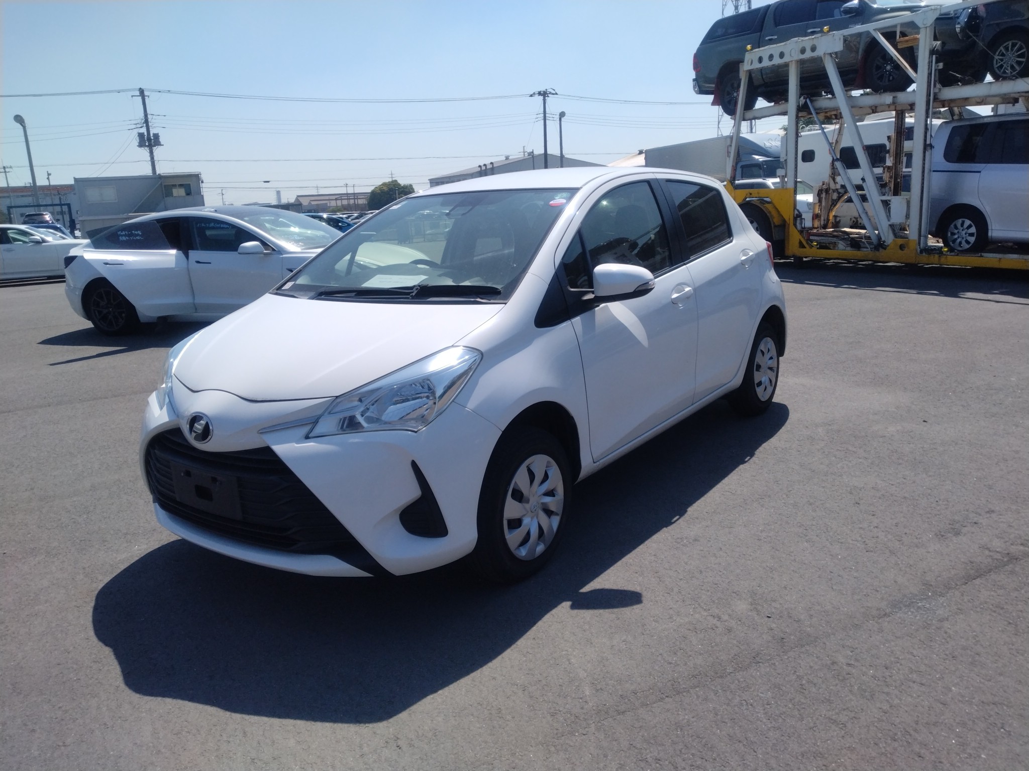car-img