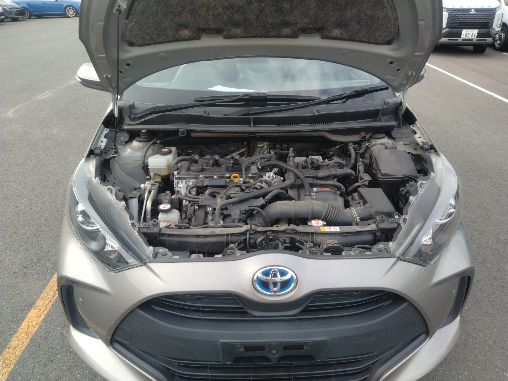 car-img