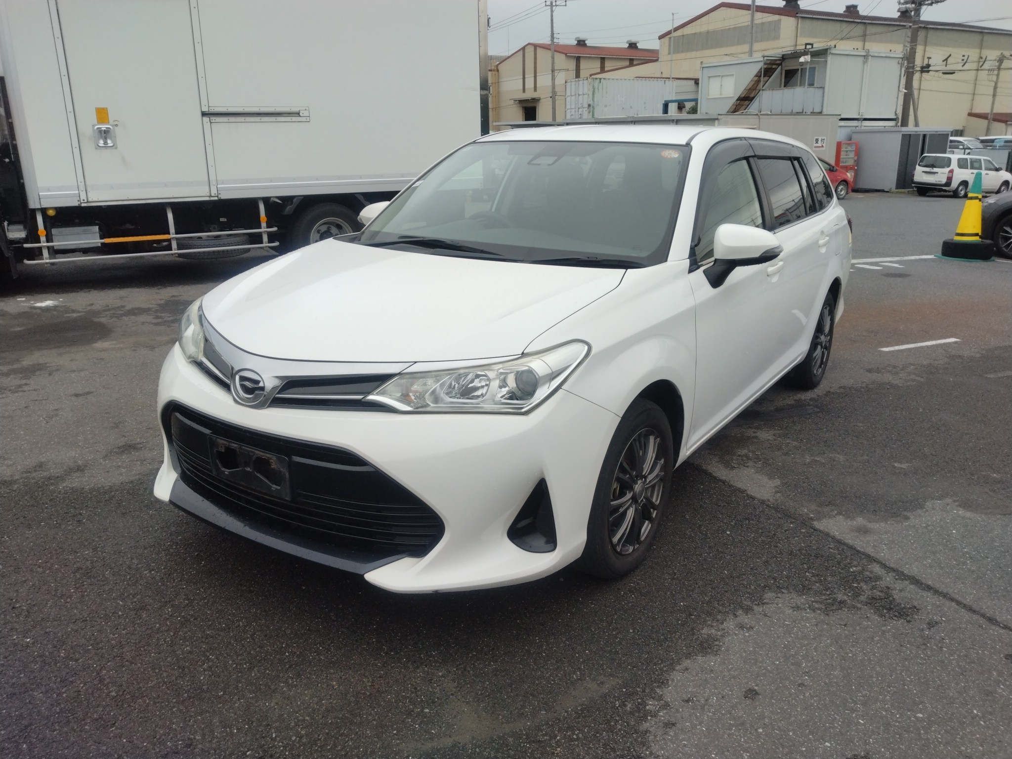 car-img