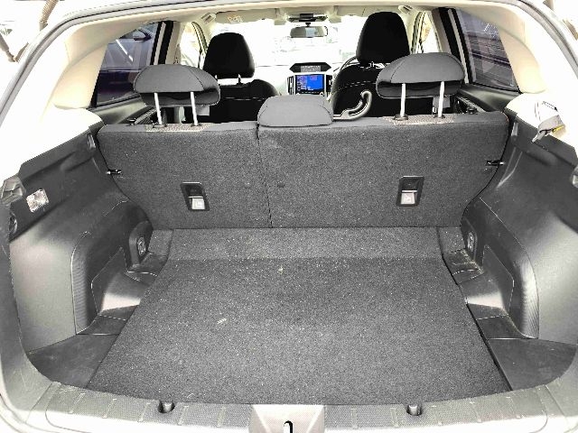car-img