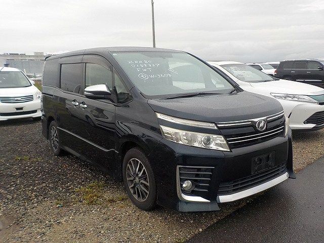 2015 Toyota Voxy, ZS Kirameki — YRT Stock